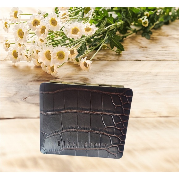 NWT Bobbi Brown Warm Glow Eye Palette - Picture 7 of 7